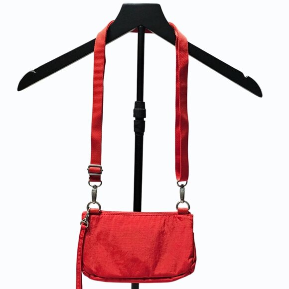 Baggallini Mini Red Crossbody Wristlet Detachable Strap Pockets - Picture 2 of 9